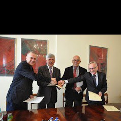 Podpisanie umowy o współpracy między Uniwersytetem Warmińsko-Mazurskim - Wydziałem Sztuki, Wojewódzką Biblioteka Publiczną i Centrum Edukacji i Inicjatyw Kulturalnych