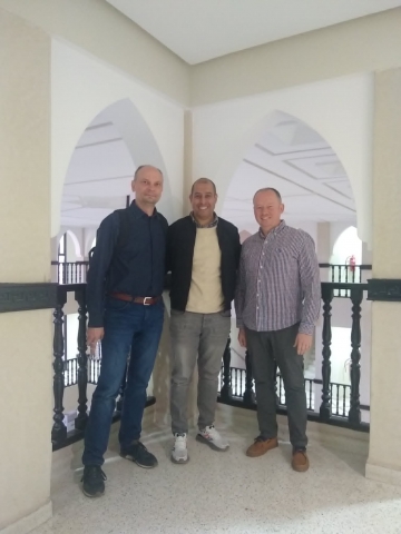 dr hab inż. Piotr Kosiński, prof UWM wraz mgr Jackiem Kilem w styczniu 2026 na uczelni Cadi Ayad University w Marrakeszu