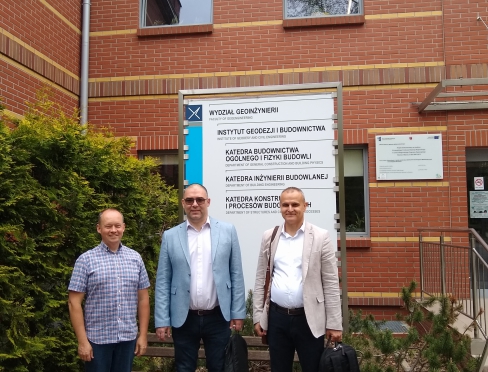 dr hab. inż. Piotr Kosiński, prof UWM wraz z prof. Borko Bulajić i prof. Miljan Kovacević