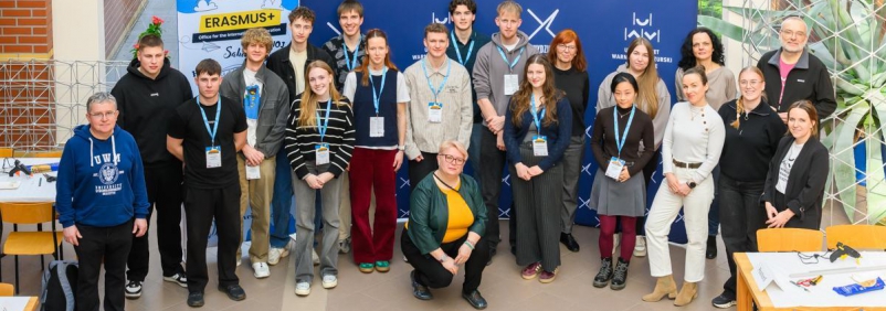 Uczestnicy programu ERASMUS + BIP wraz z organizatorami