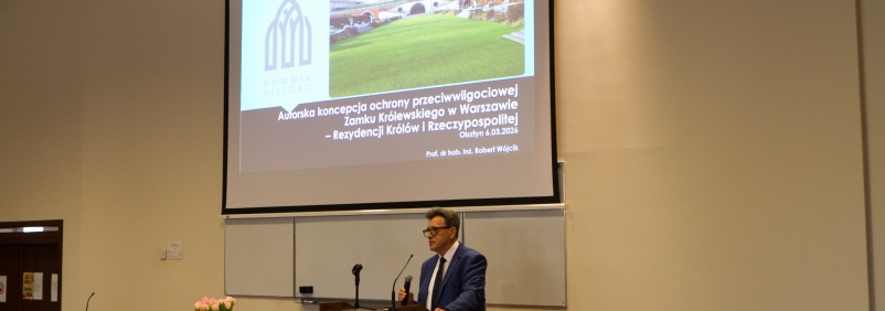 Profesora Robert Wójcik prowadzący seminarium