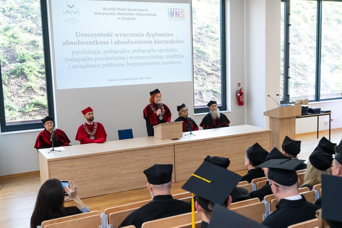 Władze wydziału podczas dyplomatorium