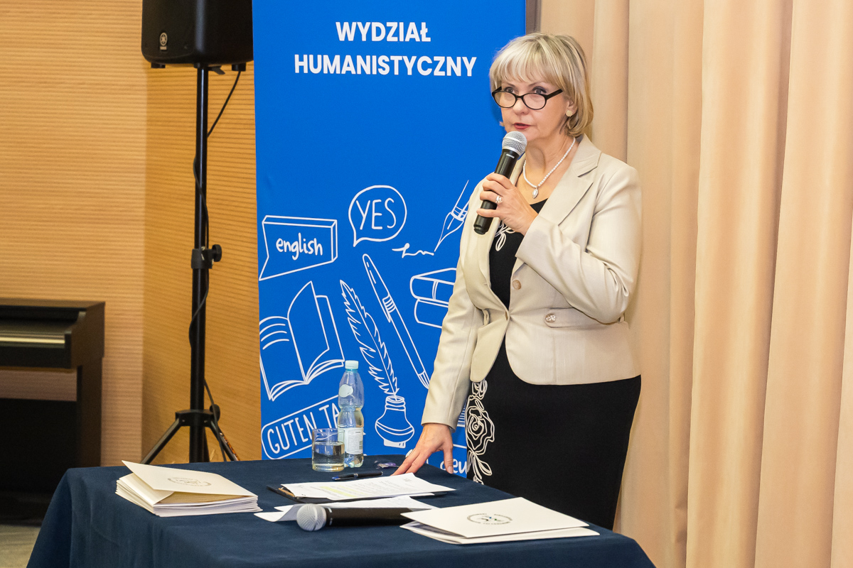 Prof. Izabela Lewandowska przemawia w czasie uroczystości