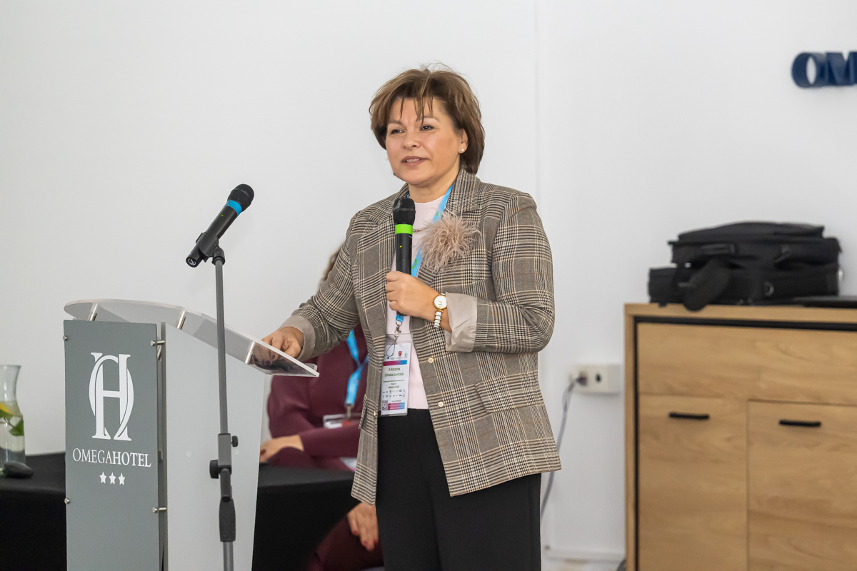 Prof. Katarzyna Glińska-Lewczuk prezentuje wyniki projektu