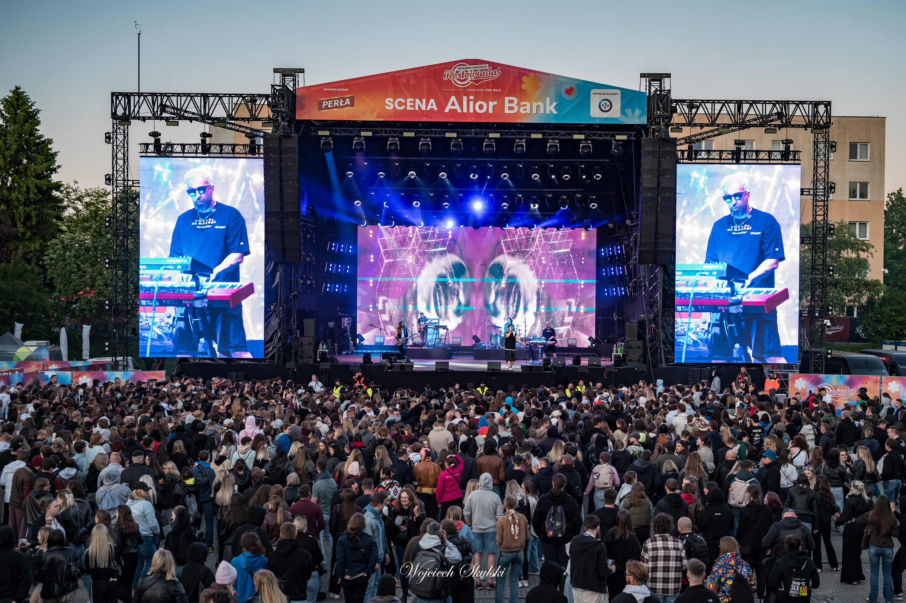 Koncert zespołu Afromental - widok na scenę i publiczność