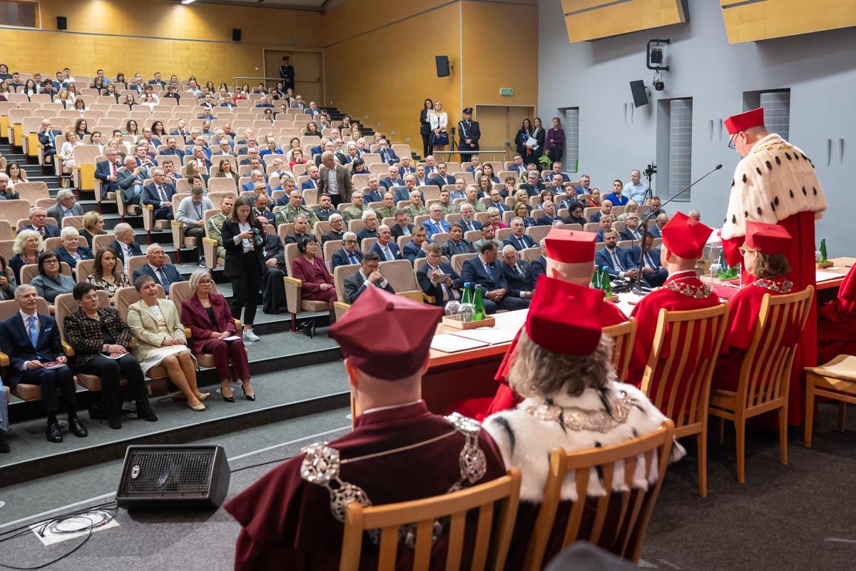 Inauguracja roku akademickiego na UWM: widok na salę