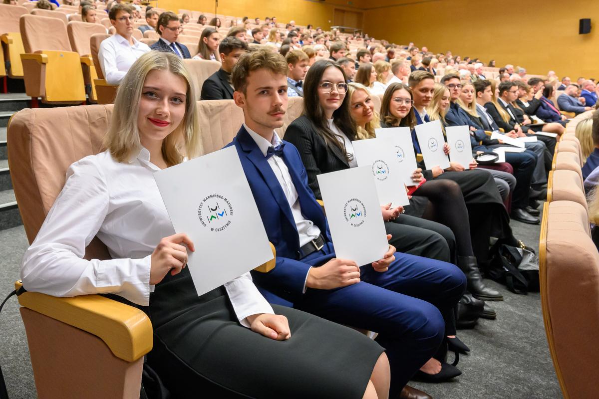 Studenci podczas inauguracji roku akademickiego