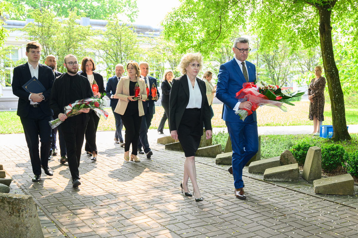 Święto UWM 2025: złożenie kwiatów