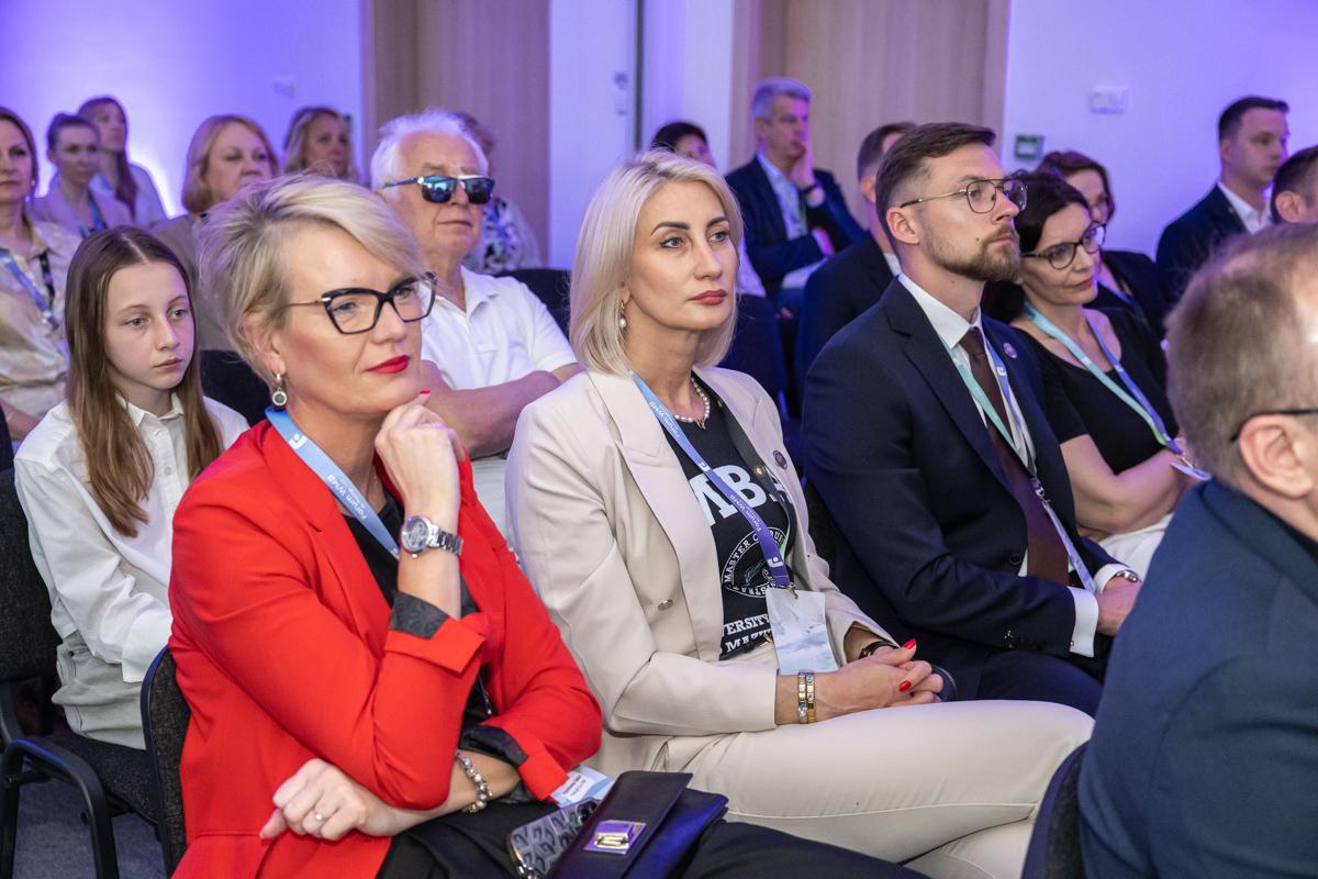 Uczestnicy I Forum Biznes Warmia Mazury