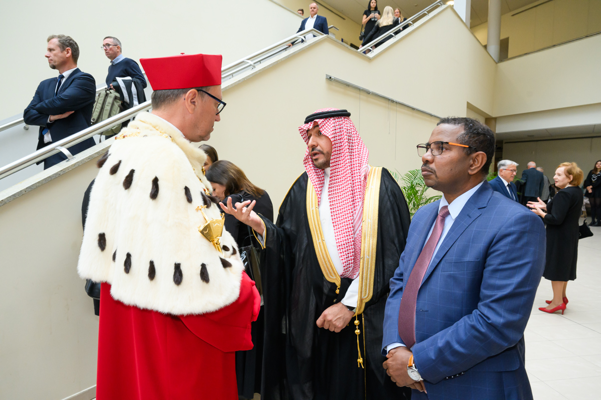 Dr Sultan Al Jazzar z rektorem UWM podczas inauguracji roku akademickiego na Wydziale Rolnictwa i Leśnictwa