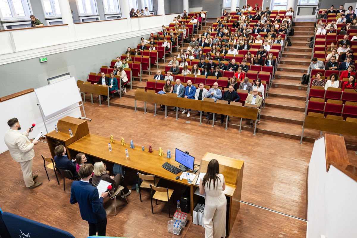MSKN 2026 na UWM: widok z góry na salę