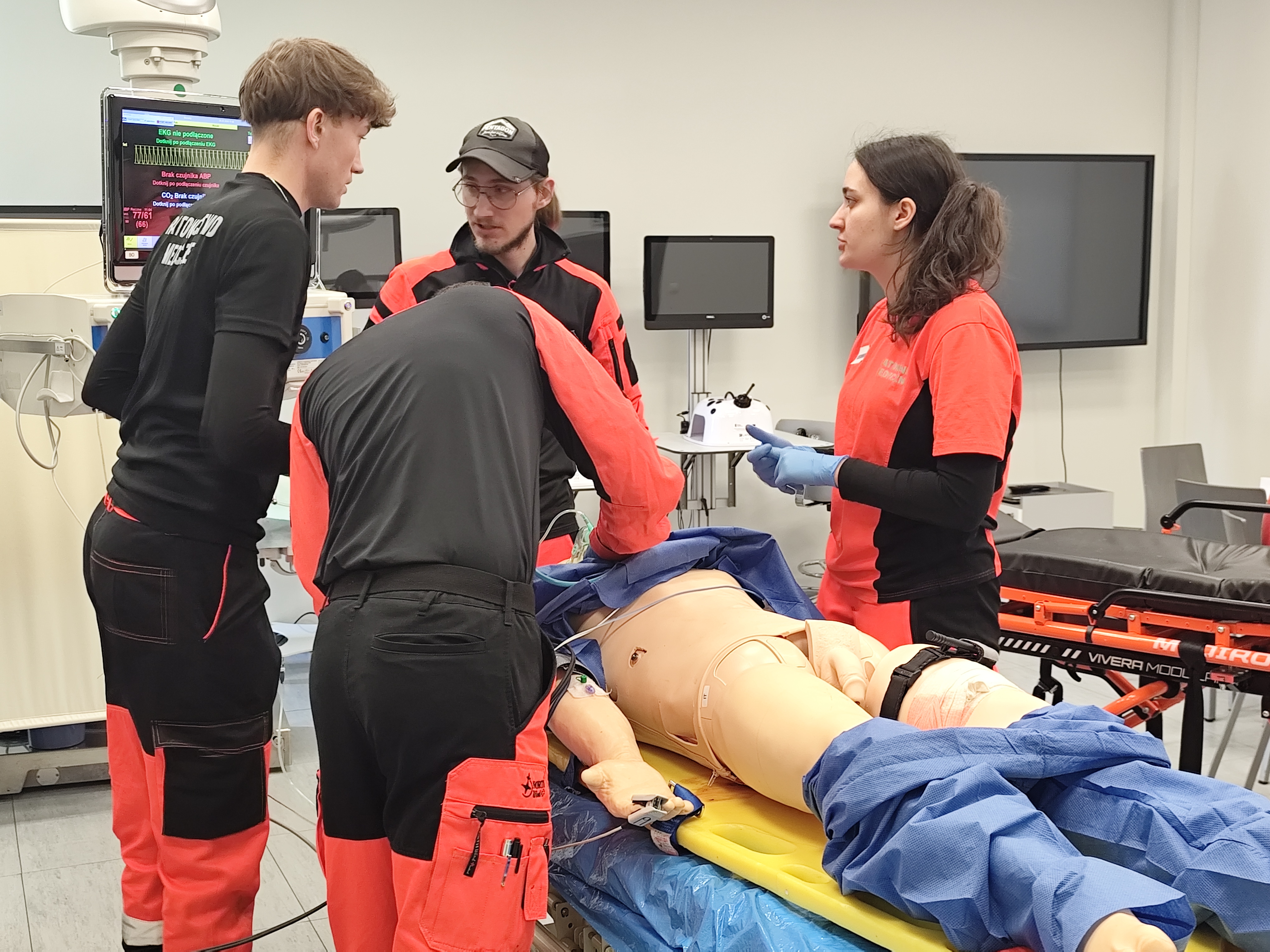 zwycięska drużyna podczas jednej ze scenek