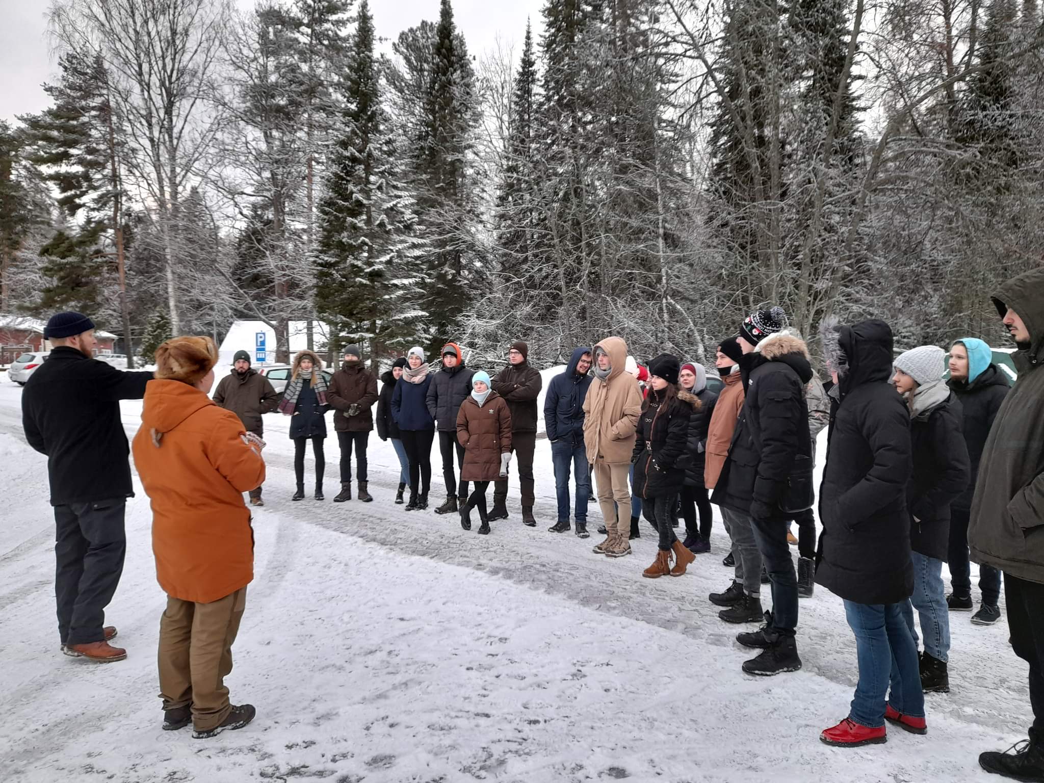 Grupa studentów z kierunku leśnictwo podczas pobytu w Finlandii