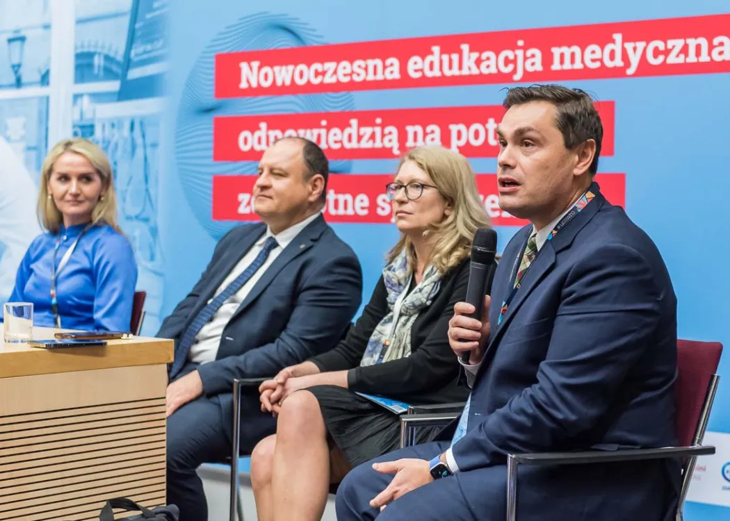 Konferencja pt. „Nowoczesna edukacja medyczna odpowiedzią na potrzeby zdrowotne społeczeństwa” / Fot. Tomasz Walów