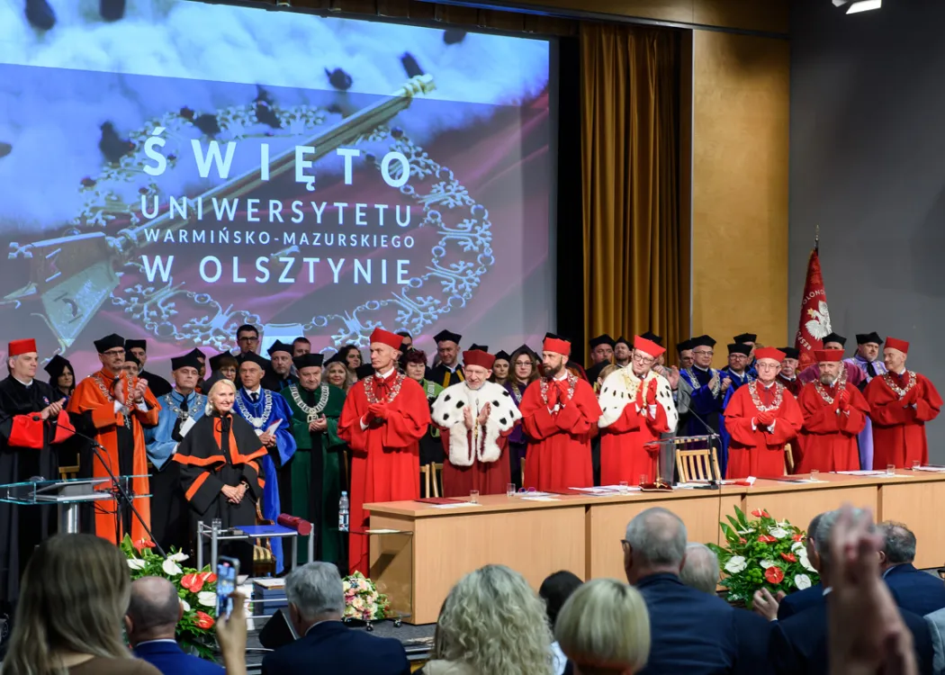 Święto UWM 2023: Prof. Maria Siemionow, rektorzy i członkowie Senatu