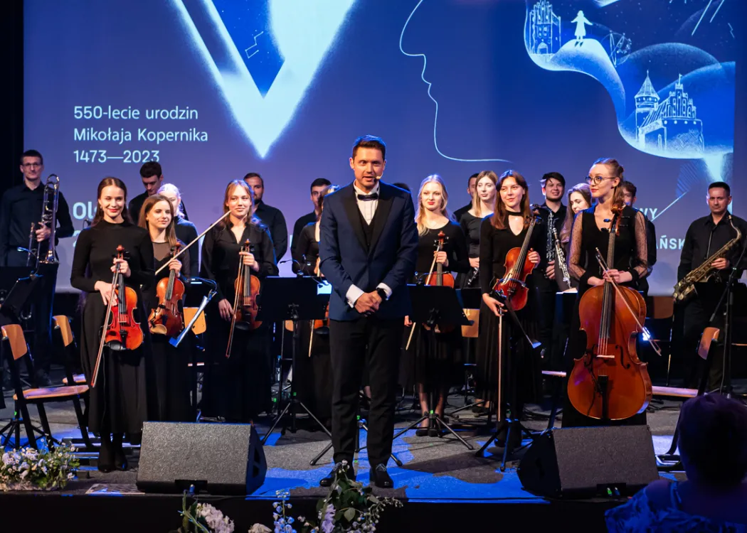 Orkiestra Akademicka UWM i Studio Wokalne UWM podczas koncertu na zakończenie ŚKK w Olsztynie