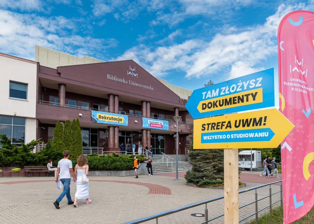 Strefa Kandydata przed Biblioteką Uniwersytecką UWM 