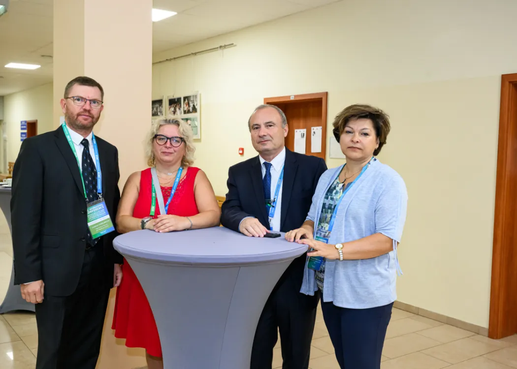 Uczestnicy przed konferencją