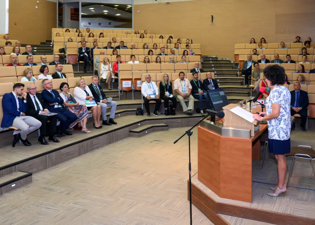 Konferencja RID, ludzie siedzą w auli