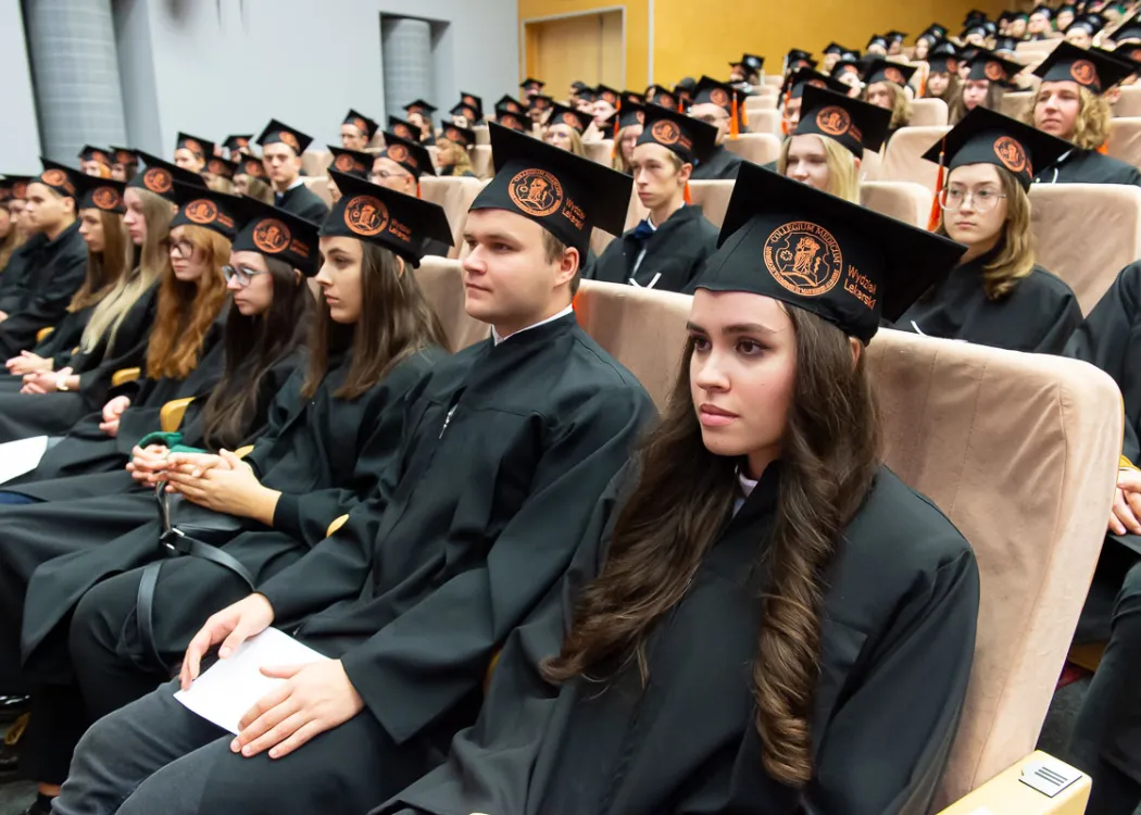 Studenci podczas rozpoczęcia roku akademickiego 