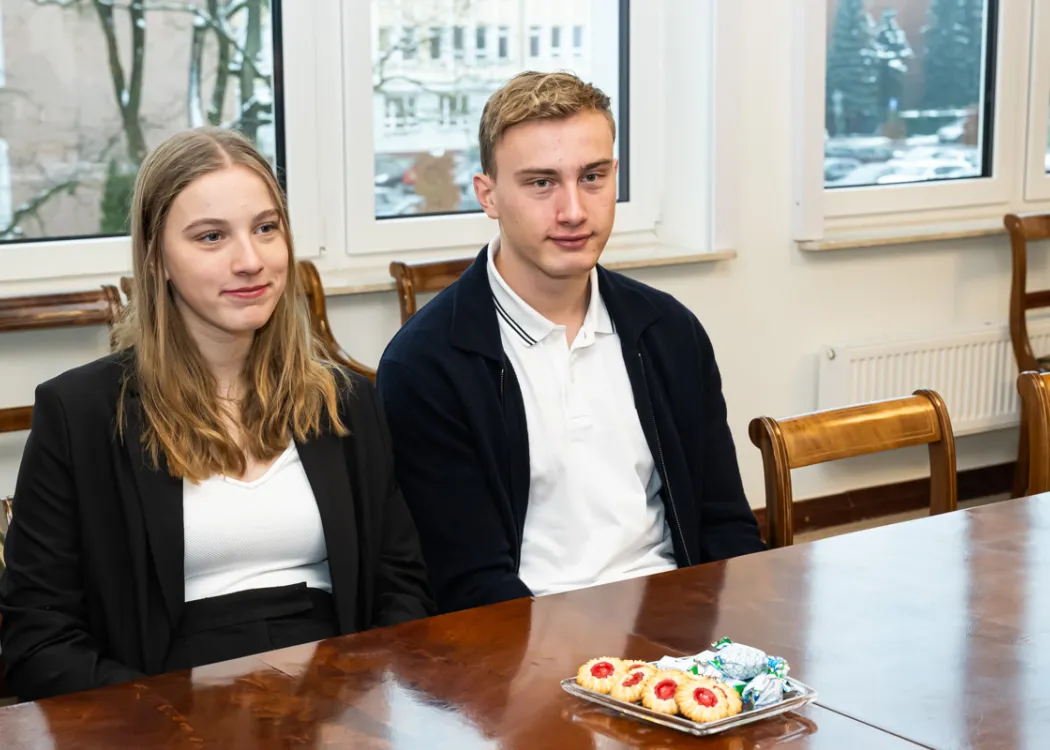 Leni i Luis Ritter siedzą
