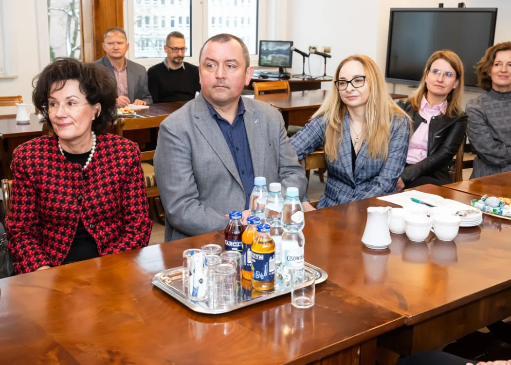 przedstawiciele UWM siedzą