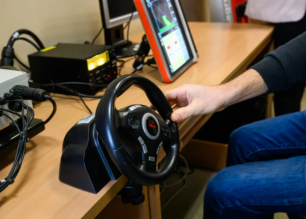 uczniowie podczas akcji „Poznaj nowoczesne technologie z WNT”