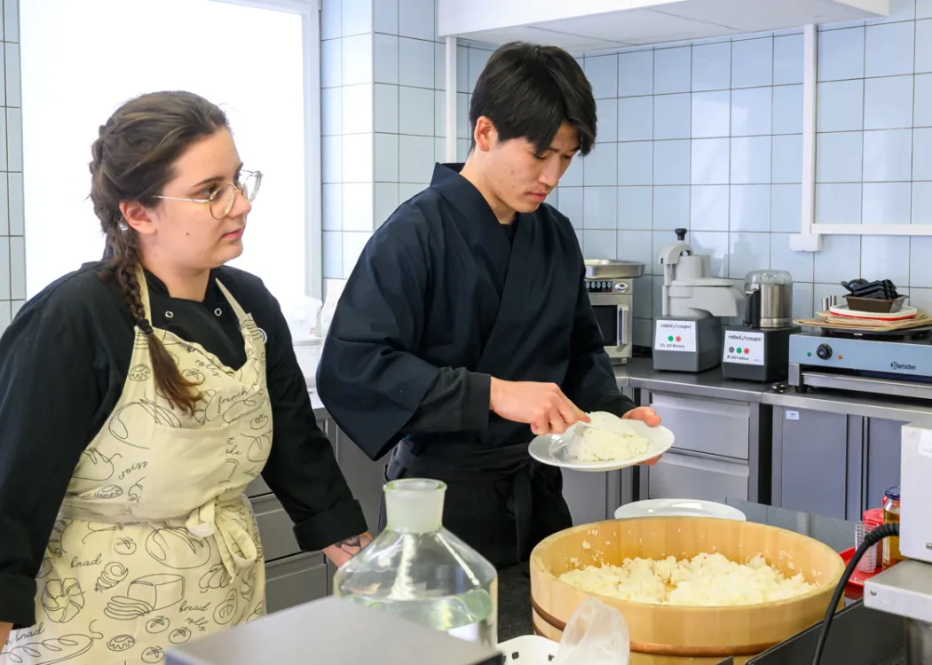 Warsztaty kuchni japońskiej na Wydziale Nauki o Żywności