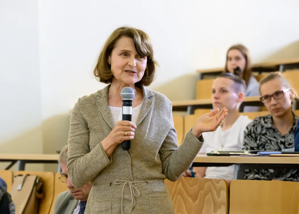 konferencja z cyklu: Nowe zjawiska w języku, tekście i komunikacji.
