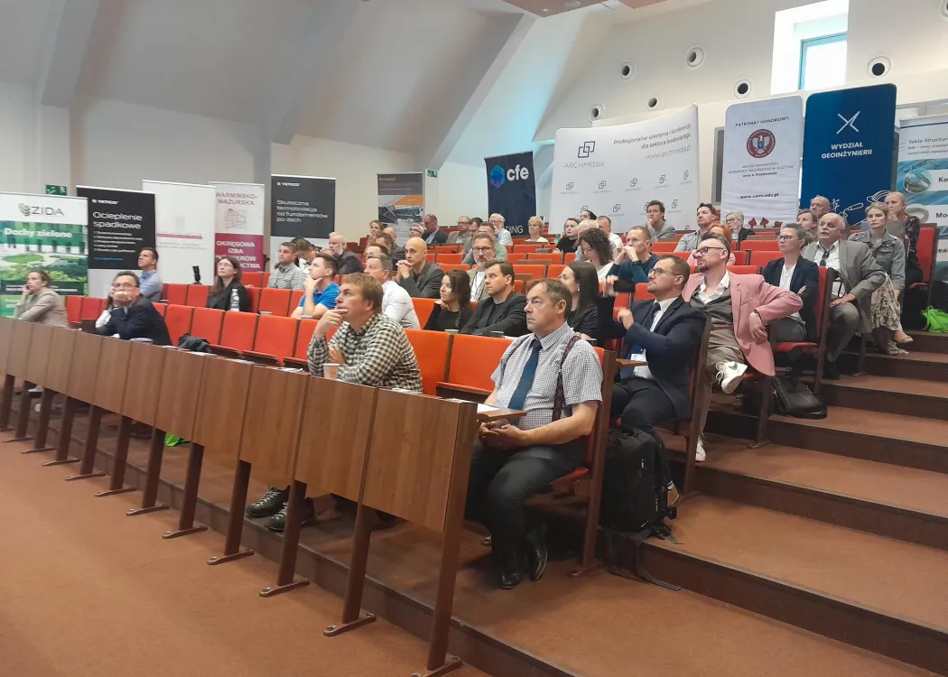 Uczestnicy kongresu siedzą