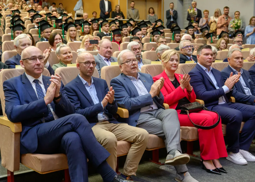 rozdanie dyplomów na Wydziale Medycyny Weterynaryjnej