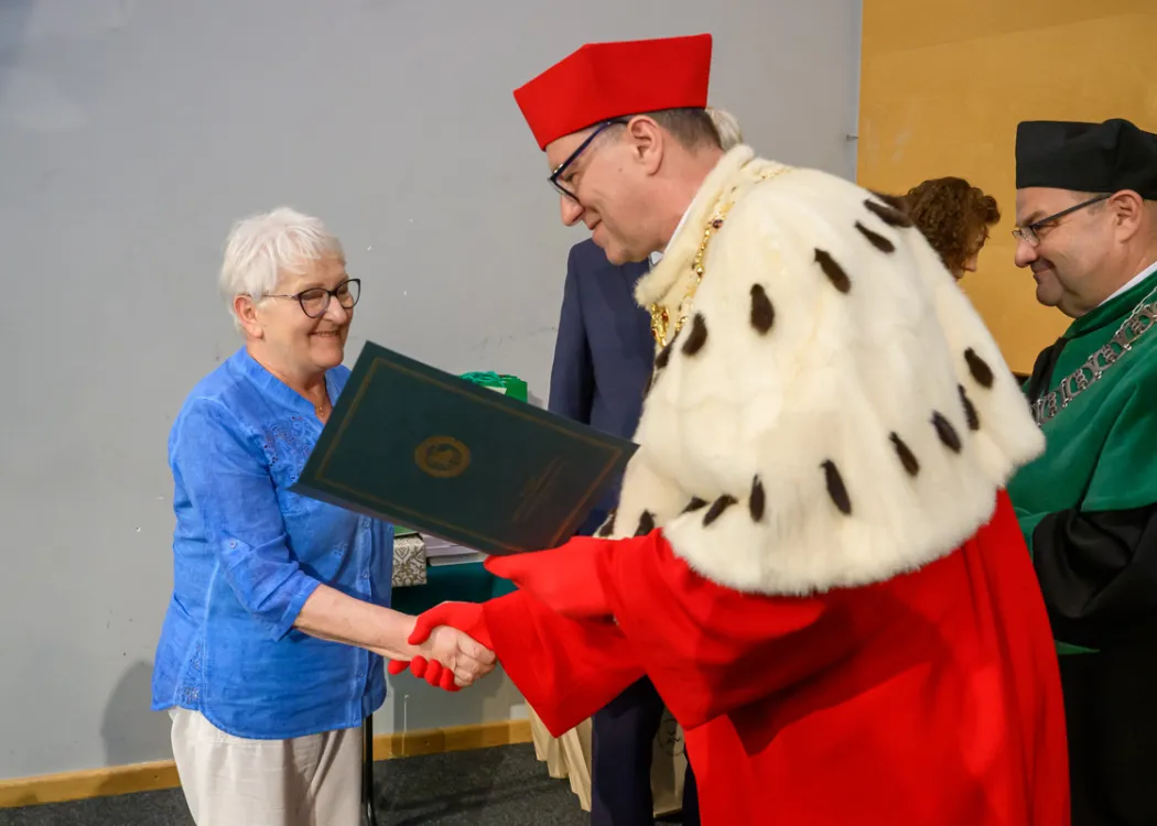 rozdanie dyplomów na Wydziale Medycyny Weterynaryjnej