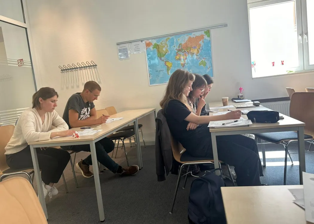 studenci germanistyki na kursie językowym 