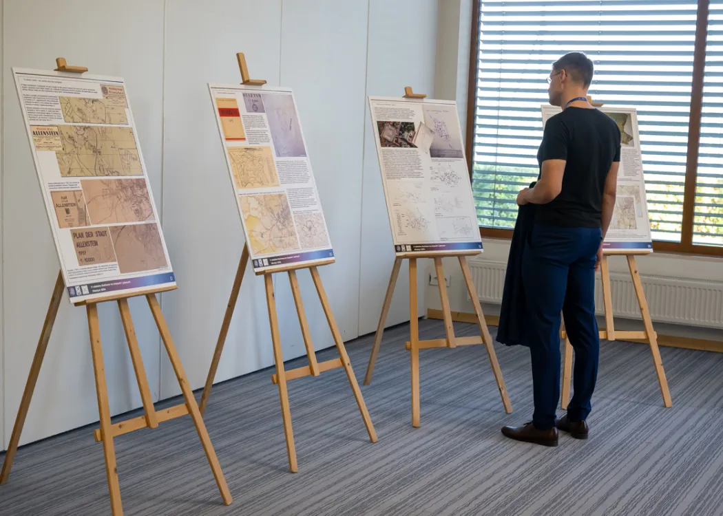 uczestnicy konferencji kartograficznej