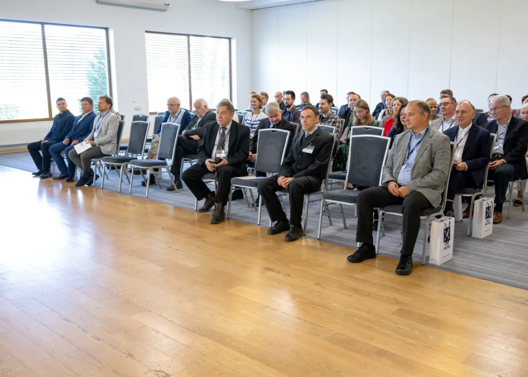 uczestnicy konferencji kartograficznej