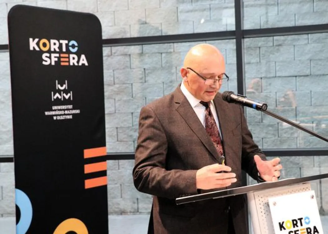 Prof. Kiklewicz podczas spotkania z nauką 