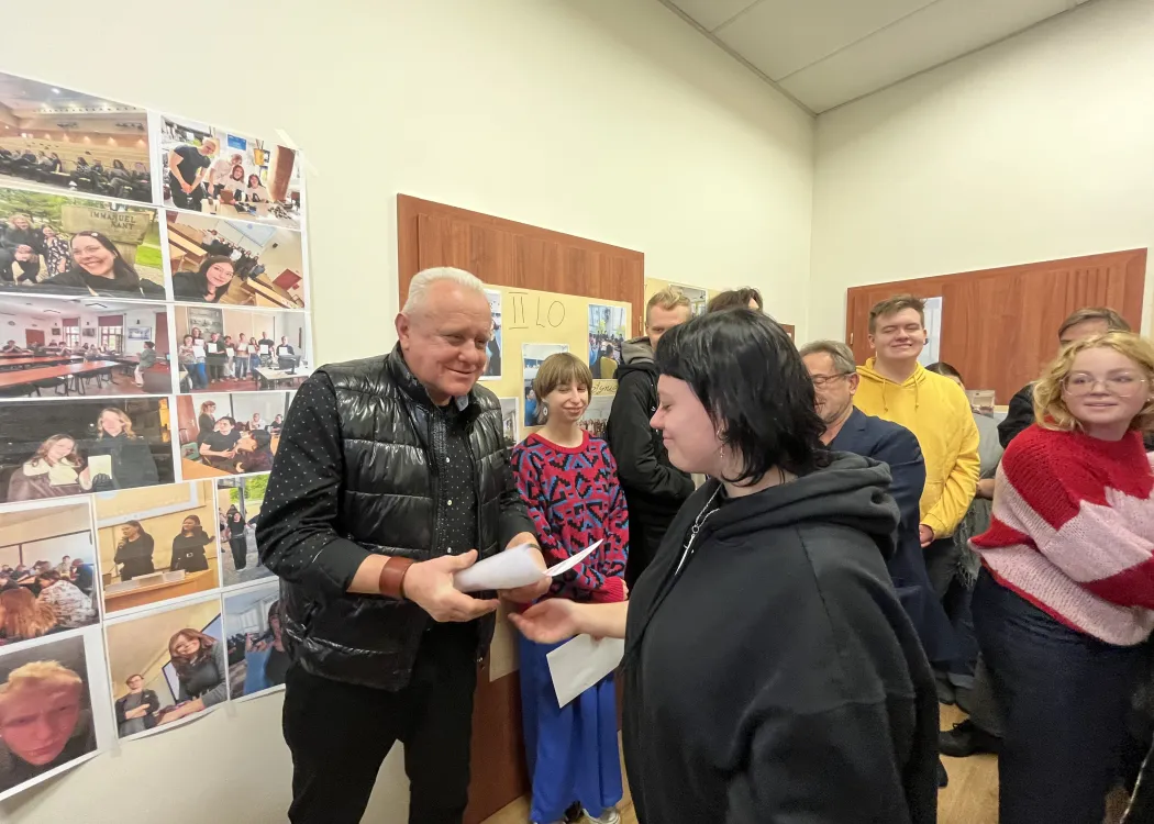 wernisaż wystawy Filozofia na wesoło; Myśl, Śmiej się, Działaj!