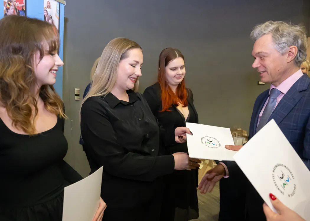 Wydział Humanistyczny: wręczenie dyplomów wyróżniającym się absolwentom