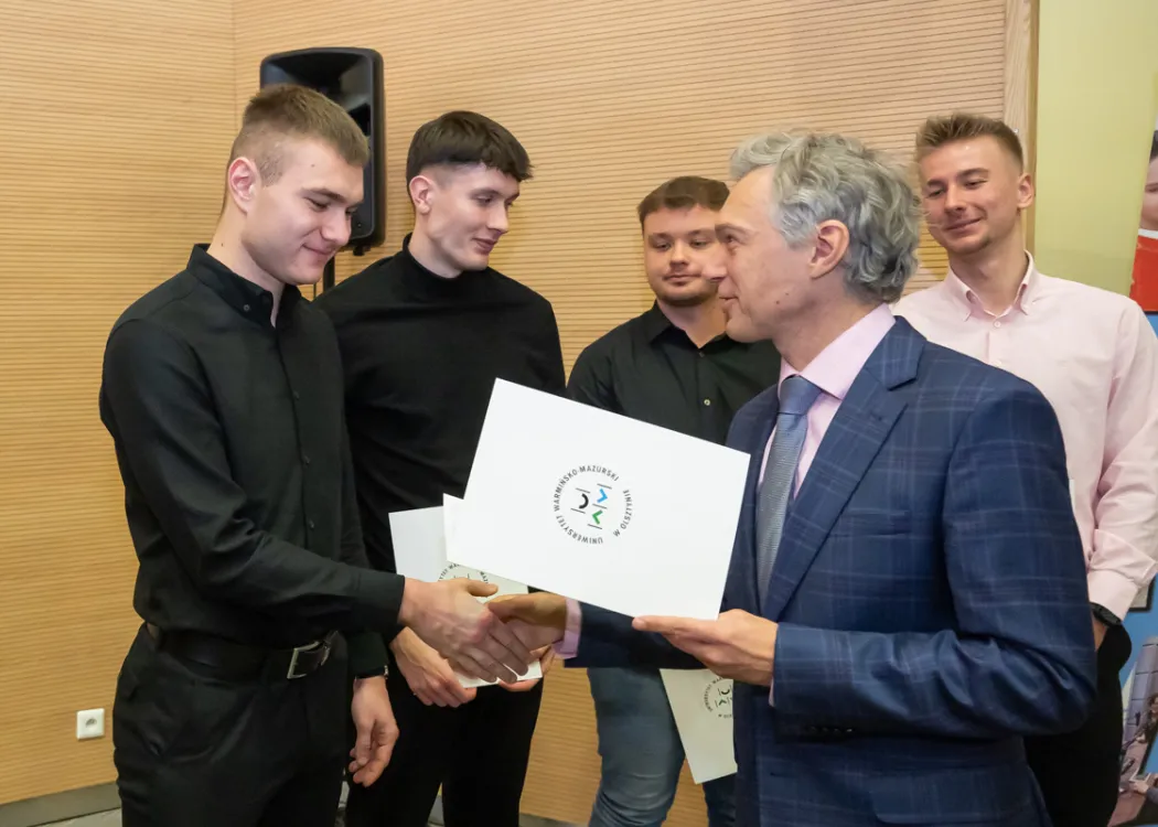 Wydział Humanistyczny: wręczenie dyplomów wyróżniającym się absolwentom