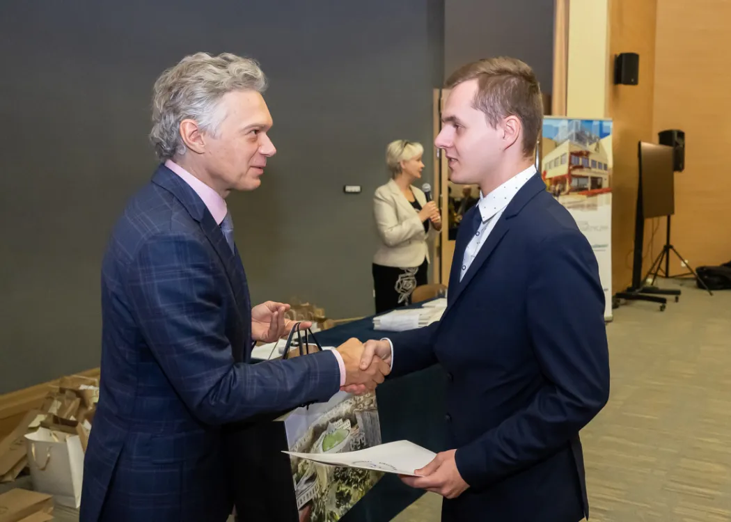 Wydział Humanistyczny: wręczenie dyplomów wyróżniającym się absolwentom