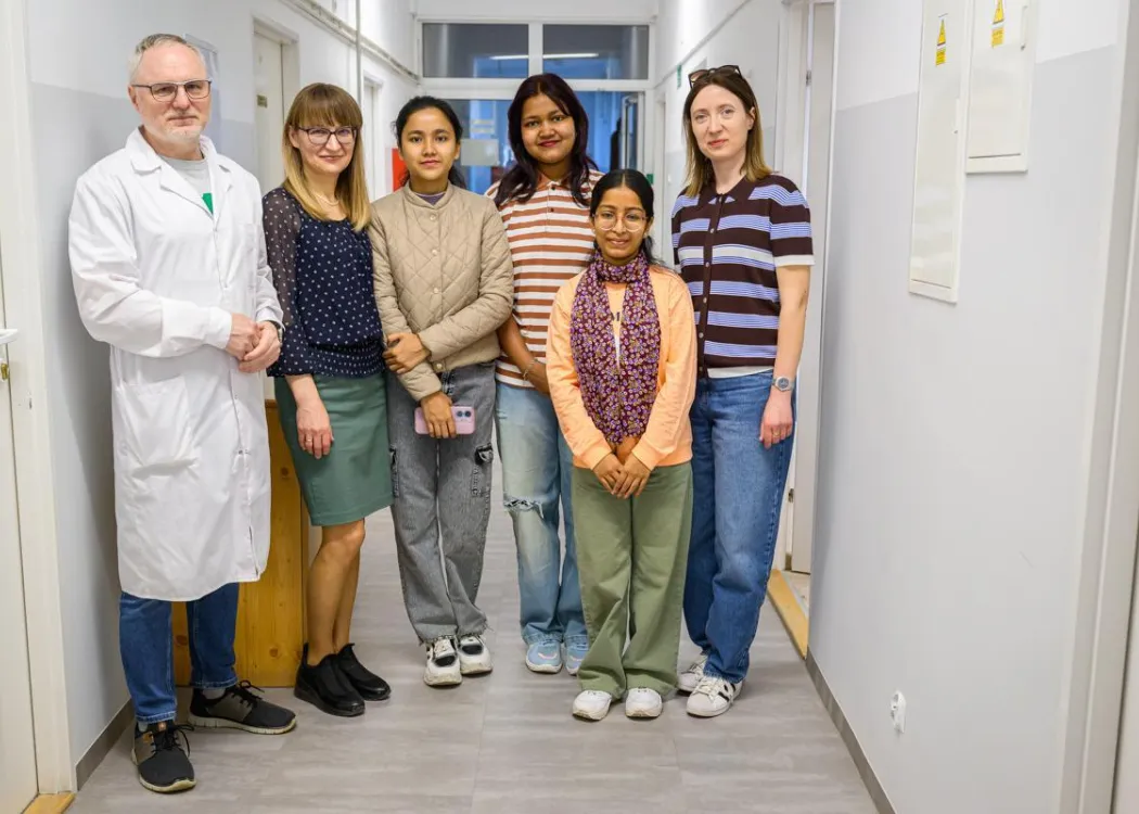 studentki z Indii na Wydziale Biologii i Biotechnologii 