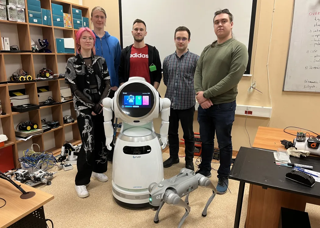 Studenci z Naukowego Koła Robotyki