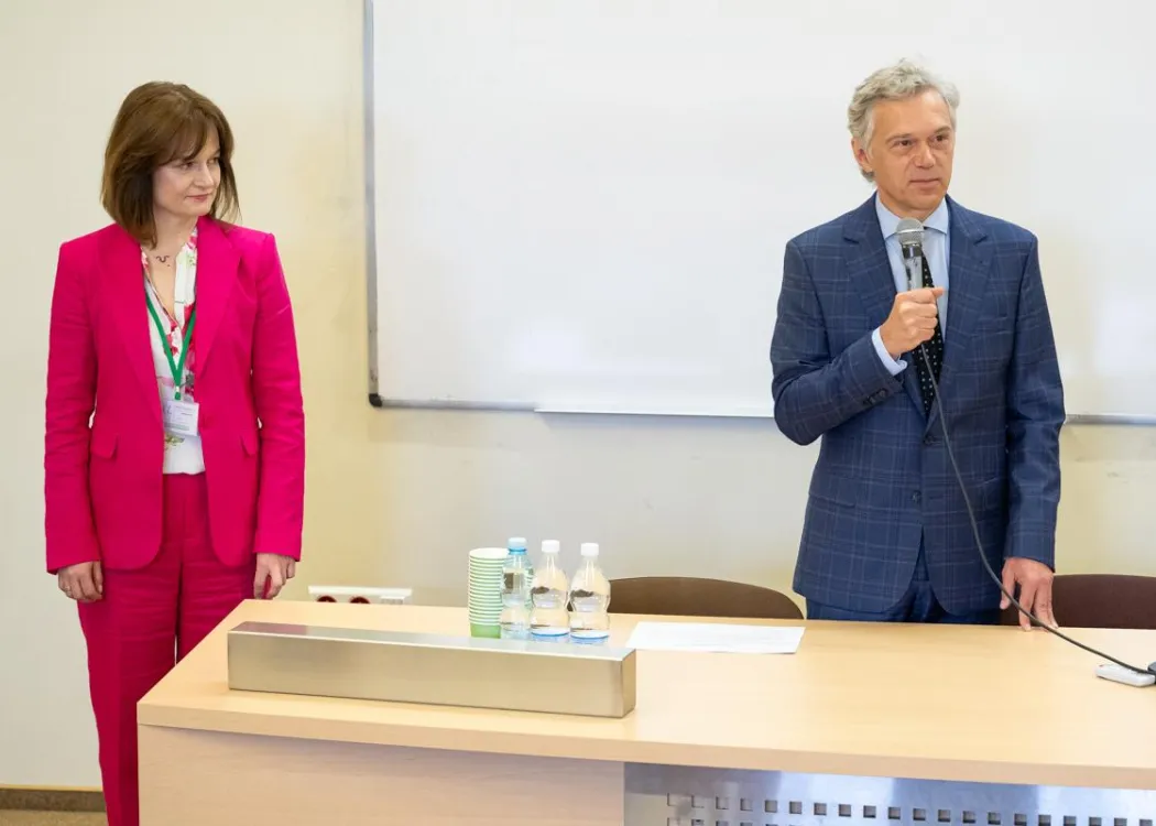 Uczestnicy konferencji nowe zjawiska w języku 
