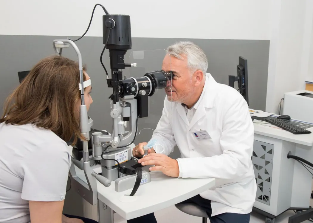 prof. Andrzej Grzybowski 