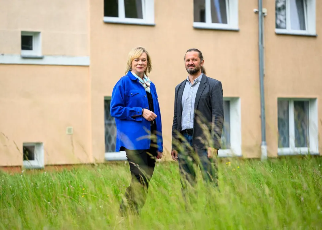 Dr hab. inż. Małgorzata Grzywińska‑Rąpca, prof. UWM i dr Karol Wojtowicz