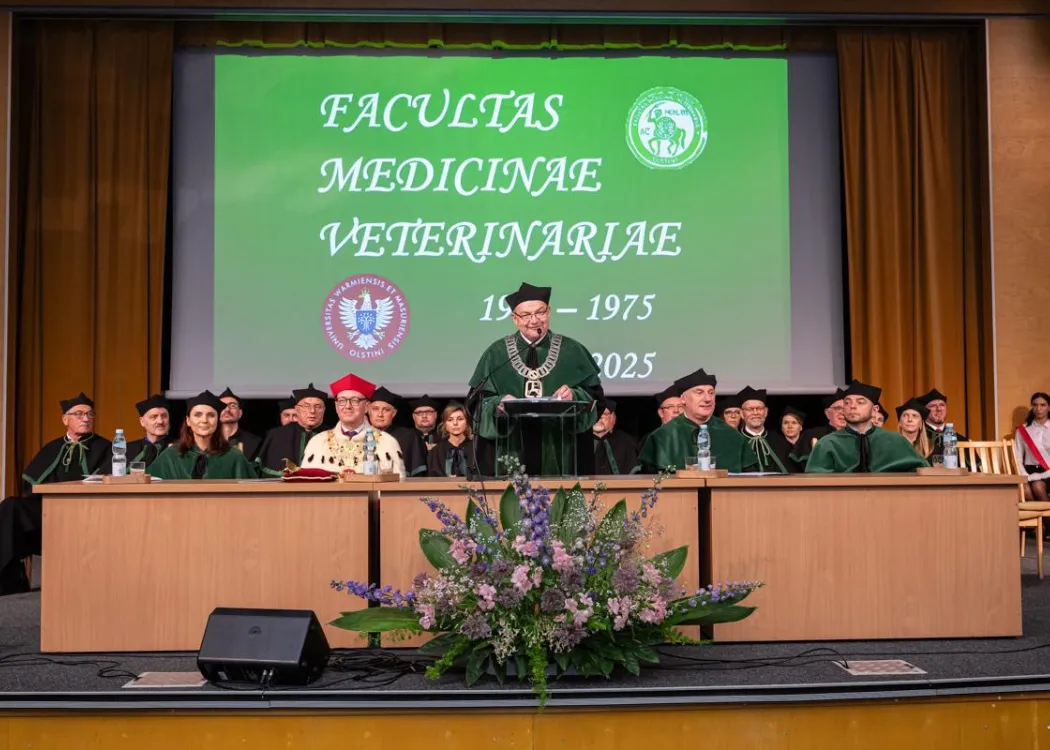 Uroczystość wręczenia dyplomów na WMW