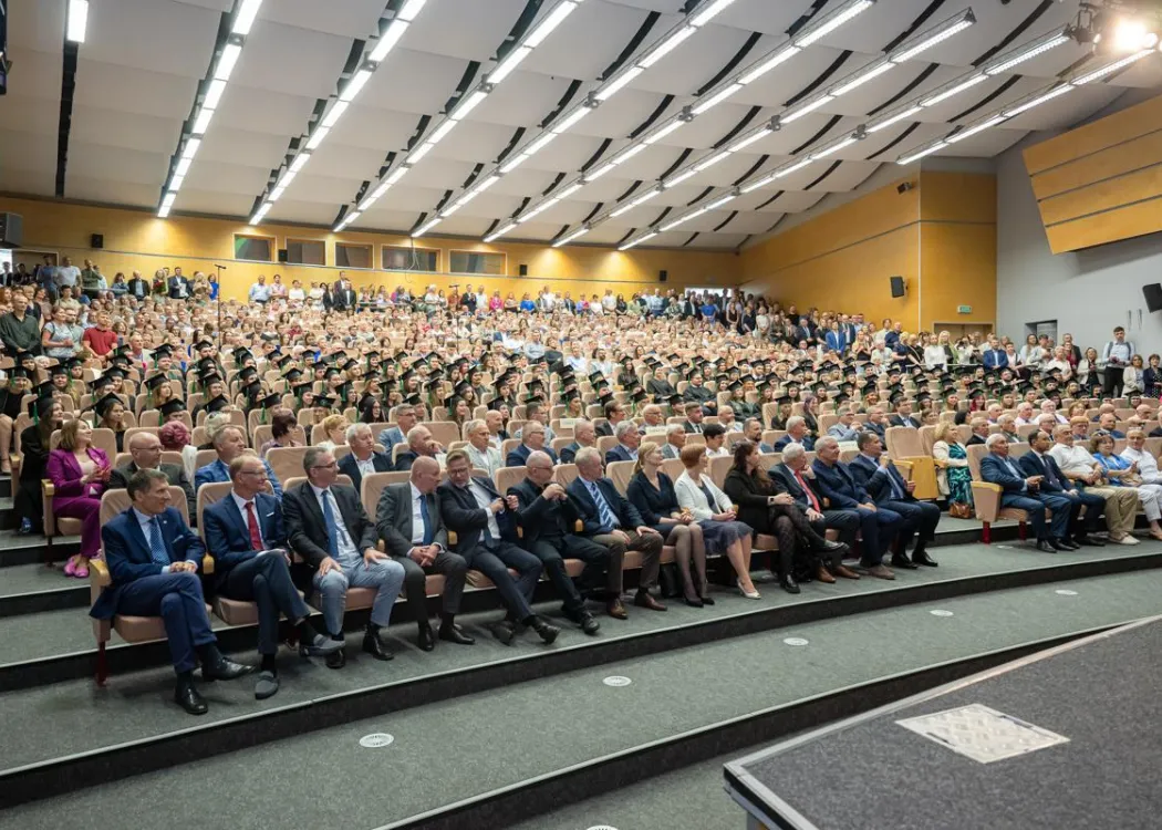 Uroczystość wręczenia dyplomów na WMW