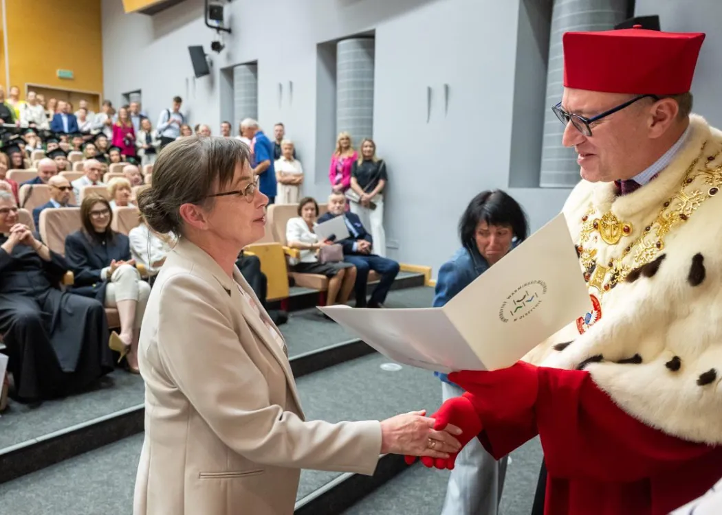 Uroczystość wręczenia dyplomów na WMW