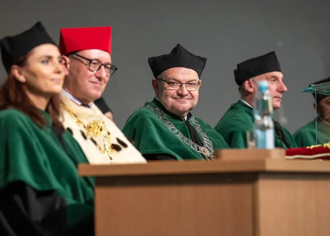 Uroczystość wręczenia dyplomów na WMW