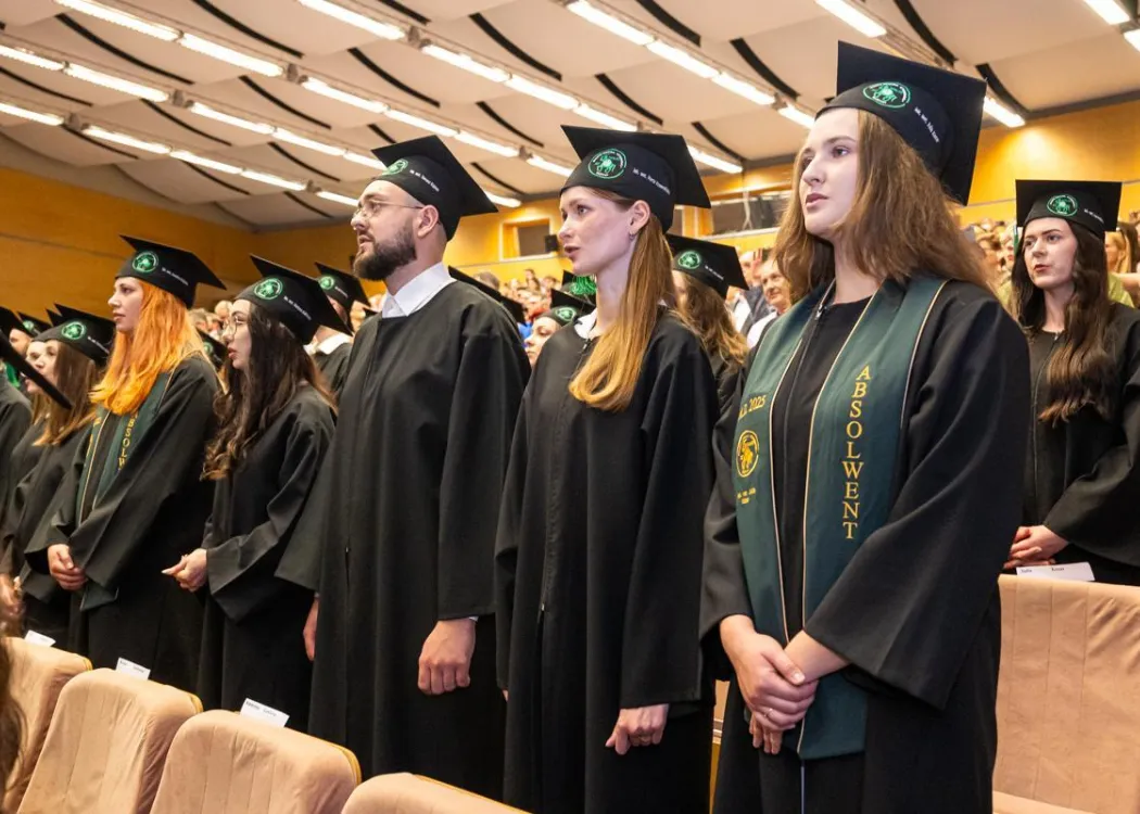 Uroczystość wręczenia dyplomów na WMW